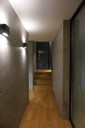 下鴨の家 廊下 階段の照明 所長ブログ 京都の一級建築設計事務所 カクオ アーキテクト オフィス